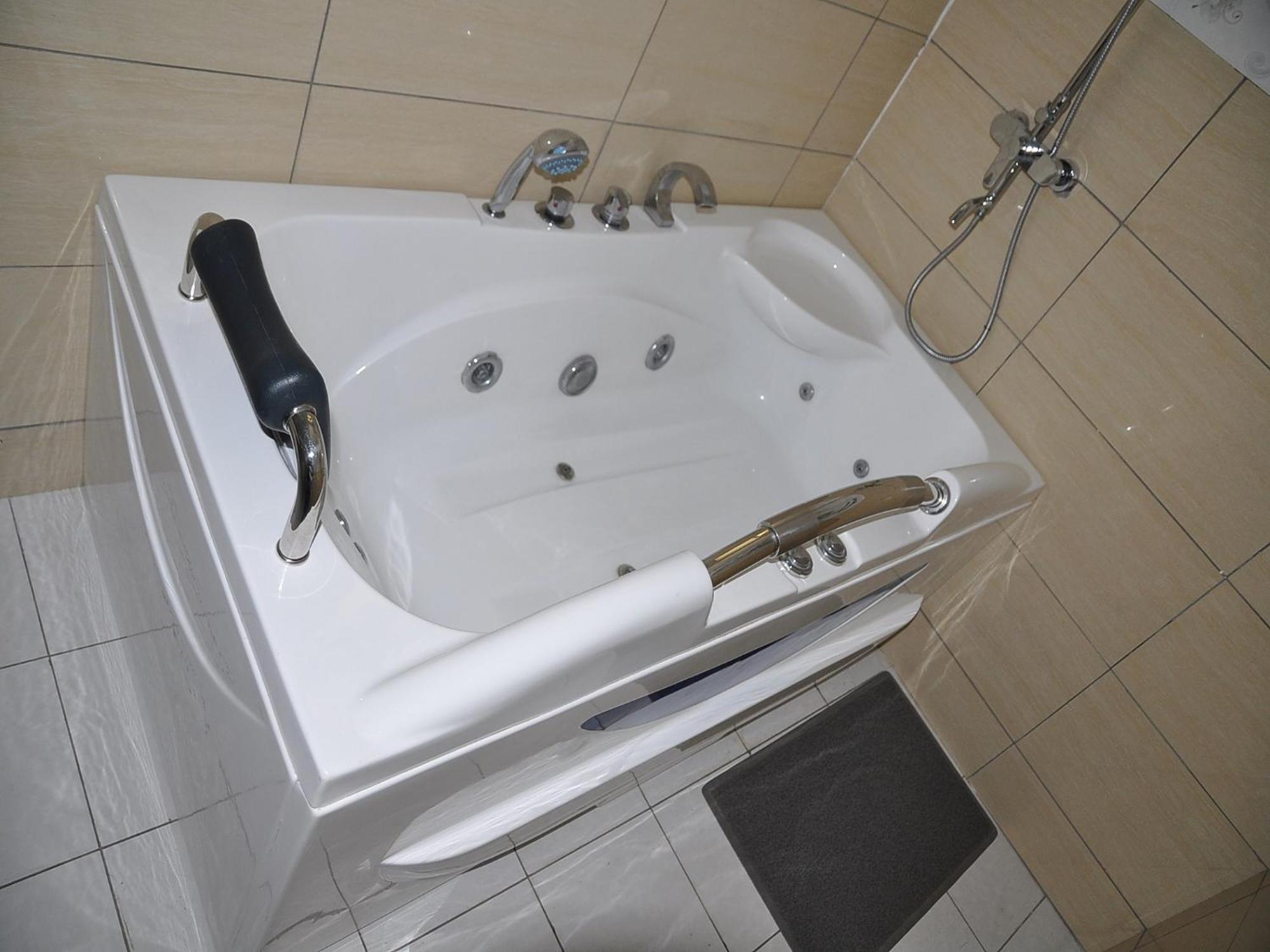 Monalisa Hotel Мтуапа Номер фото